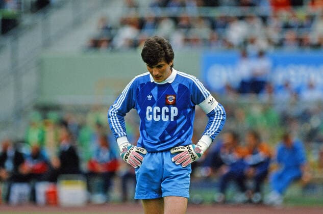Fußball, EM Finale 1988 in München, Niederlande - Sowjetunion 2:0 UDSSR - Niederlande Deutschland, München, 215.06.1988, Fussball, UEFA EURO, EM, Europameisterschaft,Fussball 1988 in Deutschland, Finale, UDSSR - Niederlande (0:2): Rinat Dassaiev (UDSSR).