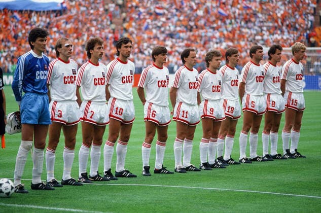 Fußball, EM Finale 1988 in München, Niederlande - Sowjetunion 2:0 UDSSR - Niederlande Deutschland, München, 215.06.1988, Fussball, UEFA EURO, EM, Europameisterschaft,Fussball 1988 in Deutschland, Finale, UDSSR - Niederlande (0:2): Team UDSSR v.l. Rinat Daissaiev, Vagiz Khidiyatullin, Sergei Aleinikov, Oleg Protasov, Vasili Rats, Igor Belanov, Aleksandr Zavarov, Sergei Gotsmanov, Anatolii Demiyanenko, Guennadii Litovchenko, Alexej Michailichenko.
