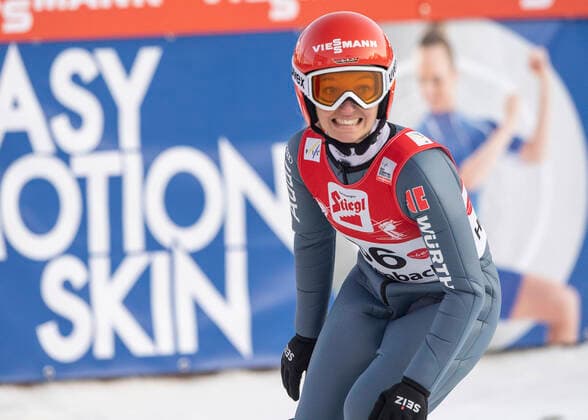 08.02.2020, Energie AG Skisprung Arena, Hinzenbach, AUT, FIS Weltcup Ski Sprung, Damen, Wertungsdurchgang, im Bild Katharina Althaus (GER) during her competition jump for the women s FIS Ski jumping, Skispringen, Ski, nordisch World Cup at the Energie AG Skisprung Arena in Hinzenbach, Austria on 2020 02 08. Hinzenbach