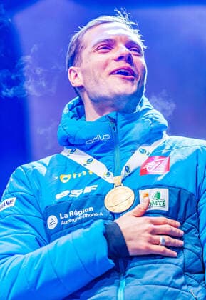 16.02.2020, Suedtirol Arena, Antholz, ITA, IBU Weltmeisterschaften Biathlon, Herren, 12,5 km Verfolgung, Siegerehrung, im Bild Weltmeister und Goldmedaillengewinner Emilien Jacquelin (FRA) World champion and gold medalist Emilien Jacquelin of France during the winner Ceremony for the men s 12,5 km Pursuit of IBU Biathlon World Championships 2020 at the Suedtirol Arena in Antholz, Italy on 2020 02 16. Antholz