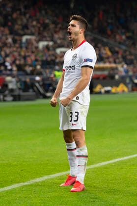 Oesterreich, Wals bei Salzburg, Red Bull Arena, 28.02.2020, xxJBxx, emspor, emonline, despor, deonline, Red Bull Salzburg vs. Eintracht Frankfurt, Fussball, Europa League Bild: v. l. Torschuetze Andre Silva (Eintracht Frankfurt) Jubel nach dem Tor zum 2:2, jubelnd, bejubelt, jubelt, jubeln, emotionen Copyright: HMBxMedia xJulienxBecker