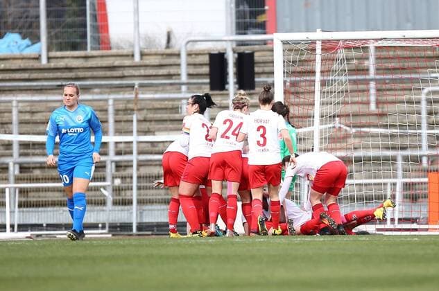 01.03.2020, xcex, GER, Koeln, Suedstadion, Frauenfussball, 1. Bundesliga, DIE LIGA, FLYERALARM Frauen-Bundesliga Saison 2019 2020 1. FC Koeln - 1. FFC Frankfurt Torjubel FC Koeln, Jubel, Freude, Emotionen, Goal celebration DFL regulations prohibit any use of photographs as image sequences and or quasi-video