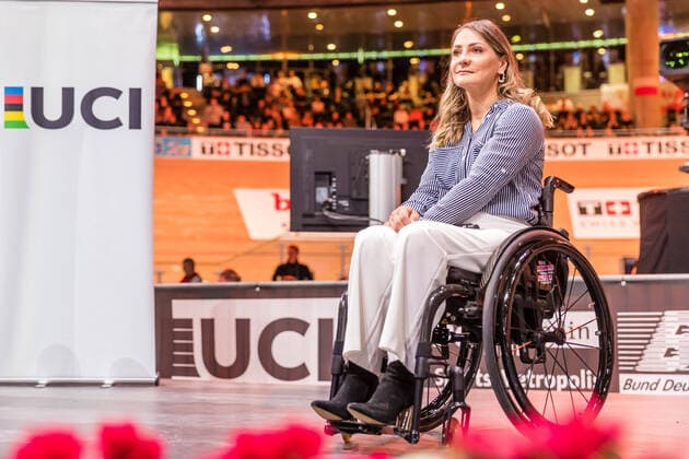 01.03.2020, Berlin, Berlin: 2020 Track cycling, Rad, Radsport, Bahnrad, Bahn World Championships: Die im Juni 2018 verünglückte Bahnradsprinterin Kristina Vogel - mehrfache Olympiasiegerin, Welt-, Europa- und Deutsche Meisterin - bekommt vom Präsidenten des Rad-Weltsportverbandes (UCI), David Lappartient, die UCI-Merit überreicht. UCI Merit ist die höchste Auszeichnung der UCI. 2020 Track Cycling World Championships Berlin Copyright: xEibner-Pressefotox EP_Ham