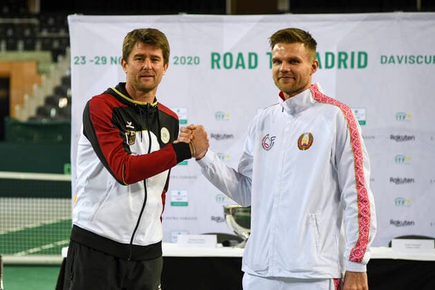 06.03.2020, GER, Davis Cup, Deutschland vs Weißrussland 06.03.2020, GER, Davis Cup, Deutschland vs Weißrussland , CASTELLO , Duesseldorf, im Bild picture shows v.l. Teamkaepten GER: Michael Kohlmann, Teamkaepten BLR: Dzmitry Zhyrmont nach der Auslosung