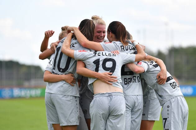 Jubel, Freuen, celebrate, happy, cheer , Goal Celebration Bayer 04 Leverkusen 3:1, 21.06.2020, Köln (Deutschland), Fussball, Flyeralarm Frauen-Bundesliga, Bayer 04 Leverkusen - 1.FC Köln, DFB DFL REGULATIONS PROHIBIT ANY USE OF PHOTOGRAPHS AS IMAGE SEQUENCES AND OR QUASI-VIDEO.