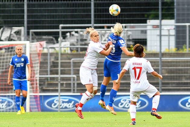 v.li.: Johanna Tietge (Köln, 18), Agnieszka Winczo (Sand, 15), Kopfball, header, Zweikampf in der Luft, Aktion, Action, 28.06.2020, Köln (Deutschland), Fussball, Flyeralarm Frauen-Bundesliga, 1. FC Köln - SC Sand, DFB DFL REGULATIONS PROHIBIT ANY USE OF PHOTOGRAPHS AS IMAGE SEQUENCES AND OR QUASI-VIDEO.