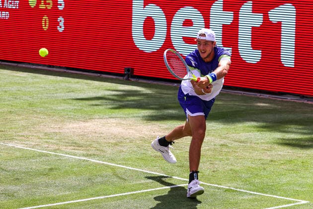 Jan-Lennard STRUFF (GER), bett1ACES, Berlin, LTTC Rot-Weiß - Steffi-Graf-Stadion, 13.07.2020,