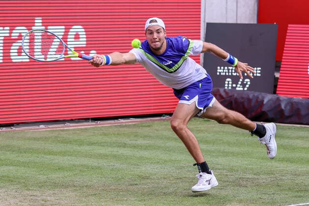 Jan-Lennard STRUFF (GER), bett1ACES, Berlin, LTTC Rot-Weiß - Steffi-Graf-Stadion, 13.07.2020,