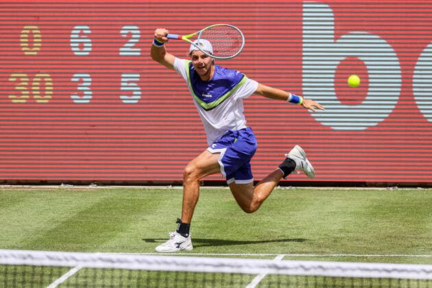 Jan-Lennard STRUFF (GER), bett1ACES, Berlin, LTTC Rot-Weiß - Steffi-Graf-Stadion, 13.07.2020,