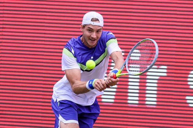 Jan-Lennard STRUFF (GER), bett1ACES, Berlin, LTTC Rot-Weiß - Steffi-Graf-Stadion, 13.07.2020,
