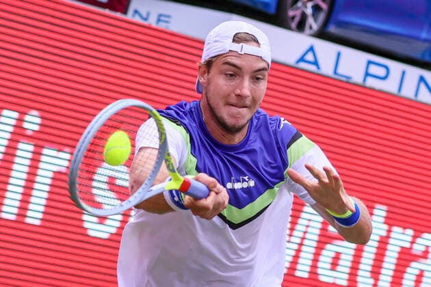Jan-Lennard STRUFF (GER), bett1ACES, Berlin, LTTC Rot-Weiß - Steffi-Graf-Stadion, 13.07.2020,