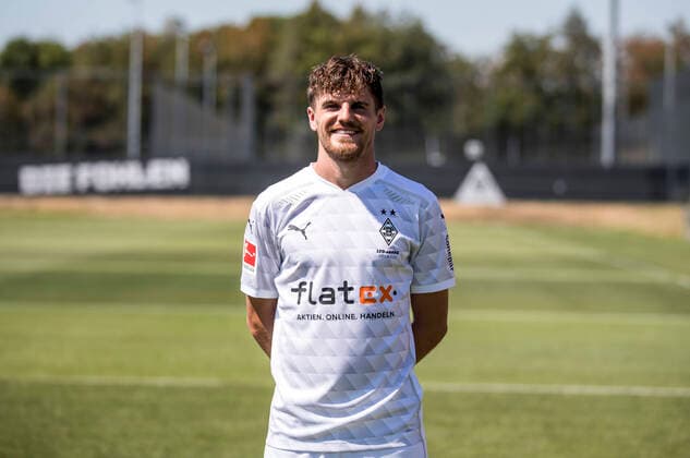 Jonas Hofmann (BMG) Borussia Mönchengladbach Porträttermin 2020 2021 Porträt, Vorstellung, Präsentation, Pressetermin, Fußball, GER 07.08.2020, Fussball, Vorstellung, Präsentation, Pressetermin, Fußball, GER; 1. Bundesliga, Saison 2020 21, Moenchengladbach Foto: Moritz Müller Only for Editorial use