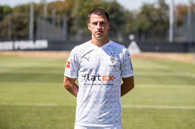 Stefan Lainer (BMG) Borussia Mönchengladbach Porträttermin 2020 2021 Porträt, Vorstellung, Präsentation, Pressetermin, Fußball, GER 07.08.2020, Fussball, Vorstellung, Präsentation, Pressetermin, Fußball, GER; 1. Bundesliga, Saison 2020 21, Moenchengladbach Foto: Moritz Müller Only for Editorial use