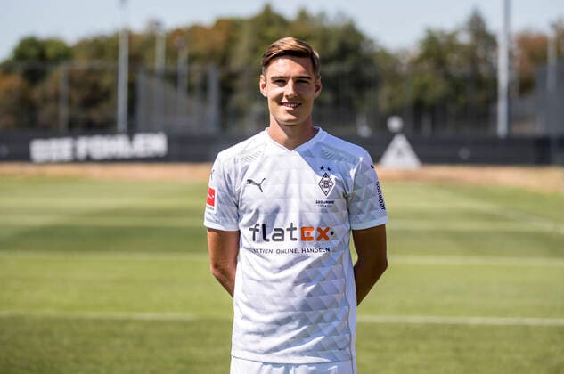 Florian Neuhaus (BMG) Borussia Mönchengladbach Porträttermin 2020 2021 Porträt, Vorstellung, Präsentation, Pressetermin, Fußball, GER 07.08.2020, Fussball, Vorstellung, Präsentation, Pressetermin, Fußball, GER; 1. Bundesliga, Saison 2020 21, Moenchengladbach Foto: Moritz Müller Only for Editorial use