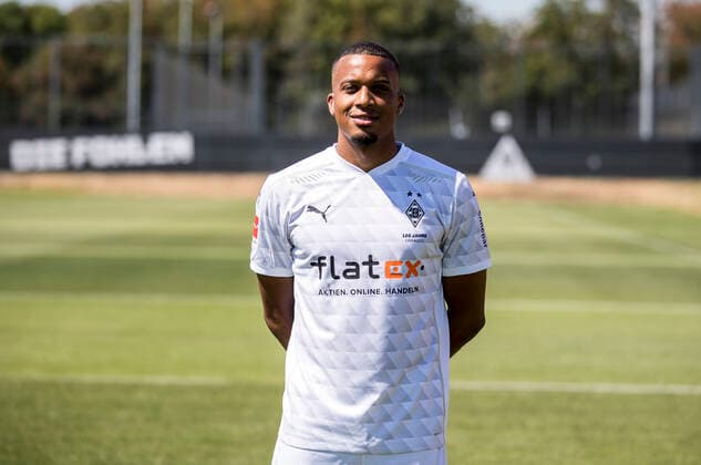 Alassane Plea (BMG) Borussia Mönchengladbach Porträttermin 2020 2021 Porträt, Vorstellung, Präsentation, Pressetermin, Fußball, GER 07.08.2020, Fussball, Vorstellung, Präsentation, Pressetermin, Fußball, GER; 1. Bundesliga, Saison 2020 21, Moenchengladbach Foto: Moritz Müller Only for Editorial use