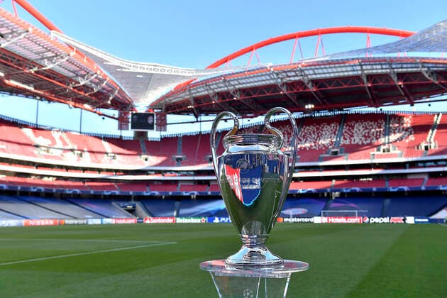 POOL Paris - Bayern München 23.08.2020 Lissabon, 23.08.2020, Estadio da Luz, Fussball, UEFA Champions League, Finalturnier 2020, Finale, Paris Saint-Germain vs. FC Bayern München , Im Bild: Siegerpokal, Henkelpott, Pokal, Trophae und Stadionansicht, Estadio da Luz , UEFA regulations prohibit any use of photographs as image sequences and or quasi-video , Poolfoto via PICTURE POINT. Foto: Frank Hörmann Sven Simon Pool via Picture Point , Nur für journalistische Zwecke! Only for editorial use! , Lissabon Estadio da Luz Lissabon Portugal