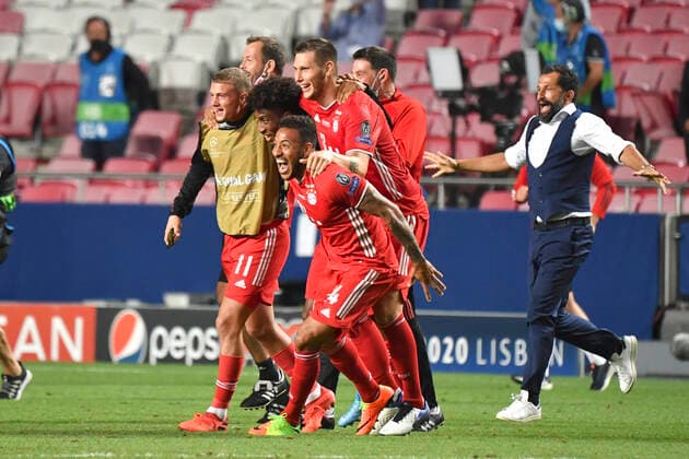 Fussball Champions League Finale Paris St. Germain - Bayern Muenchen Schlussjubel M, v.r. Hasan SALIHAMIDZIC (Vorstandsmitglied, M), Niklas SUELE (Süle, M), Corentin TOLISSO (M), Kingsley COMAN (M), Michael CUISANCE (M) Fussball Champions League, Finale, Paris St. Germain (PSG) - FC Bayern Muenchen (M), am 23.08.2020 im Estadio da Luz in Lissabon Portugal. FOTO: Frank Hoermann SVEN SIMON Pool NO use of any use photographs as image sequences and or quasi-video Editorial Use ONLY National and International News Agencies OUT Lissabon Estadio da Luz Portugal