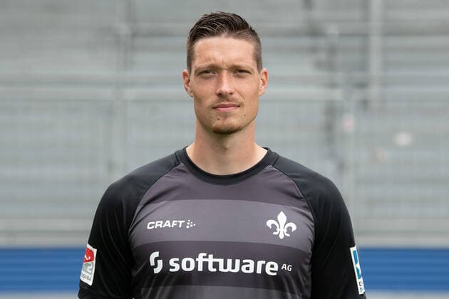27.08.2020, xfux, Fussball 2.Bundesliga, SV Darmstadt 98, 2.BL, Porträttermin 2020 2021, Fototermin, emonline, emspor, deloka, v.l. Florian Stritzel; SV Darmstadt 98; 2.BL; Porträttermin 2020 2021 Darmstadt