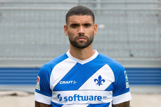 27.08.2020, xfux, Fussball 2.Bundesliga, SV Darmstadt 98, 2.BL, Porträttermin 2020 2021, Fototermin, emonline, emspor, deloka, v.l. Victor Palsson P‡lsson; SV Darmstadt 98; 2.BL; Porträttermin 2020 2021 Darmstadt