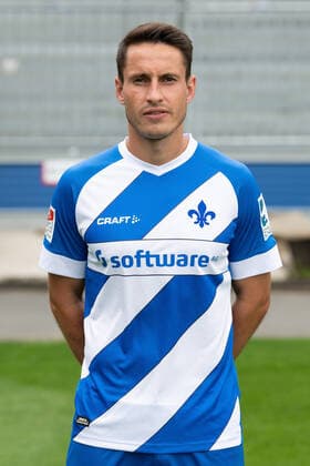 27.08.2020, xfux, Fussball 2.Bundesliga, SV Darmstadt 98, 2.BL, Porträttermin 2020 2021, Fototermin, emonline, emspor, deloka, v.l. Fabian Schnellhardt; SV Darmstadt 98; 2.BL; Porträttermin 2020 2021 Darmstadt