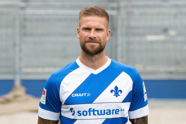 27.08.2020, xfux, Fussball 2.Bundesliga, SV Darmstadt 98, 2.BL, Porträttermin 2020 2021, Fototermin, emonline, emspor, deloka, v.l. Tobias Kempe; SV Darmstadt 98; 2.BL; Porträttermin 2020 2021 Darmstadt