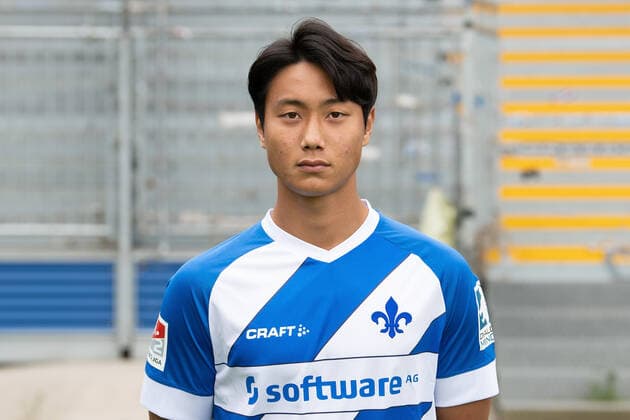 27.08.2020, xfux, Fussball 2.Bundesliga, SV Darmstadt 98, 2.BL, Porträttermin 2020 2021, Fototermin, emonline, emspor, deloka, v.l. Seung-ho Paik; SV Darmstadt 98; 2.BL; Porträttermin 2020 2021 Darmstadt