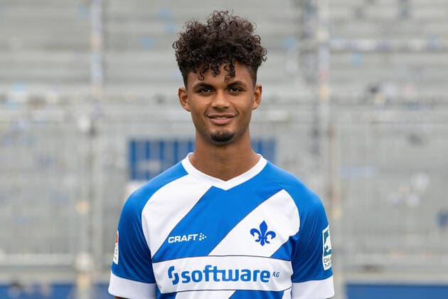 27.08.2020, xfux, Fussball 2.Bundesliga, SV Darmstadt 98, 2.BL, Porträttermin 2020 2021, Fototermin, emonline, emspor, deloka, v.l. Aaron Seydel; SV Darmstadt 98; 2.BL; Porträttermin 2020 2021 Darmstadt