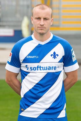 27.08.2020, xfux, Fussball 2.Bundesliga, SV Darmstadt 98, 2.BL, Porträttermin 2020 2021, Fototermin, emonline, emspor, deloka, v.l. Fabian Holland; SV Darmstadt 98; 2.BL; Porträttermin 2020 2021 Darmstadt