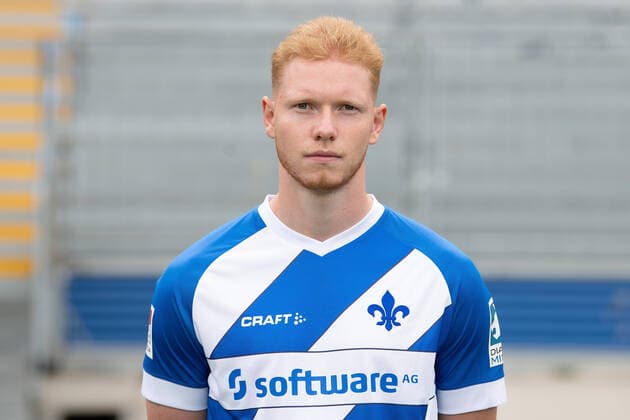 27.08.2020, xfux, Fussball 2.Bundesliga, SV Darmstadt 98, 2.BL, Porträttermin 2020 2021, Fototermin, emonline, emspor, deloka, v.l. Leon Mueller; SV Darmstadt 98; 2.BL; Porträttermin 2020 2021 Darmstadt
