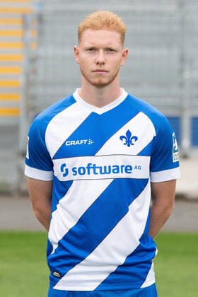 27.08.2020, xfux, Fussball 2.Bundesliga, SV Darmstadt 98, 2.BL, Porträttermin 2020 2021, Fototermin, emonline, emspor, deloka, v.l. Leon Mueller; SV Darmstadt 98; 2.BL; Porträttermin 2020 2021 Darmstadt