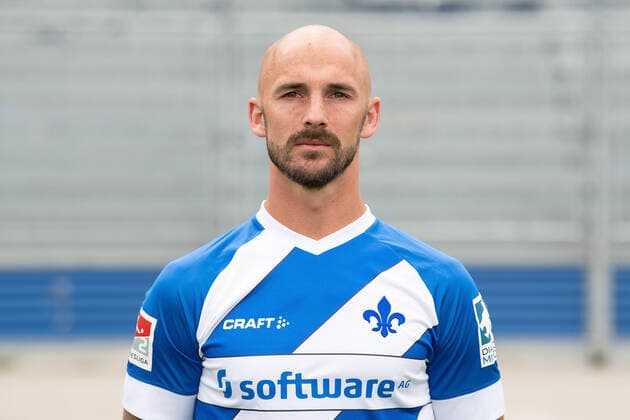 27.08.2020, xfux, Fussball 2.Bundesliga, SV Darmstadt 98, 2.BL, Porträttermin 2020 2021, Fototermin, emonline, emspor, deloka, v.l. Patrick Herrmann; SV Darmstadt 98; 2.BL; Porträttermin 2020 2021 Darmstadt