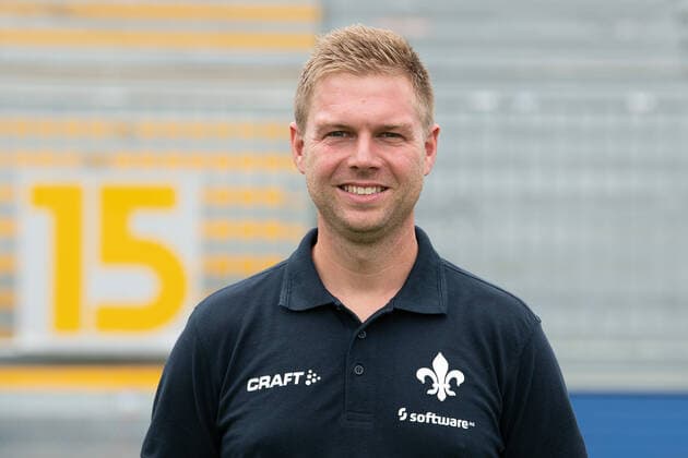 27.08.2020, xfux, Fussball 2.Bundesliga, SV Darmstadt 98, 2.BL, Porträttermin 2020 2021, Fototermin, emonline, emspor, deloka, v.l. Physiotherapeut Bjoern Rein; SV Darmstadt 98; 2.BL; Porträttermin 2020 2021 Darmstadt