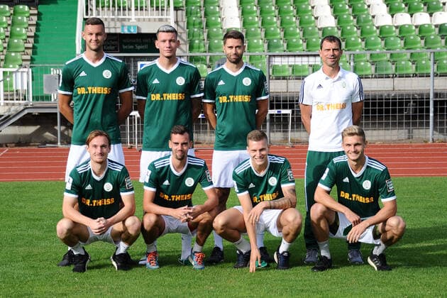 im Neuzugaenge 2020 vorne vlnr: Philipp Schuck, FC Homburg- 18,Marco Hingerl, FC Homburg- 17,Niklas Doll, FC Homburg- 31,Jannis Reuss,FC Homburg- 4, hinten vlnr: Ivan Sachanenko, FC Homburg- 24,Johannes Kraus, FC Homburg- 27, Philipp Hoffmann, FC Homburg- 13, und Matthias Mink, Chef-Trainer FC Homburg, Mannschaftspraesentation beim FC 08 Homburg, Fussball,Regionalliga Suedwest, 29.08.20, im Waldstadion Homburg, GER, Fussball, Regionalliga Suedwest, Mannschaftspraesentation und Kader Portraets der Mannschaft des FC 08 Homburg, 29.08.20, Homburg Saar Copyright: xPeterxFranzx Eibner-Pressefotox EP_pfz