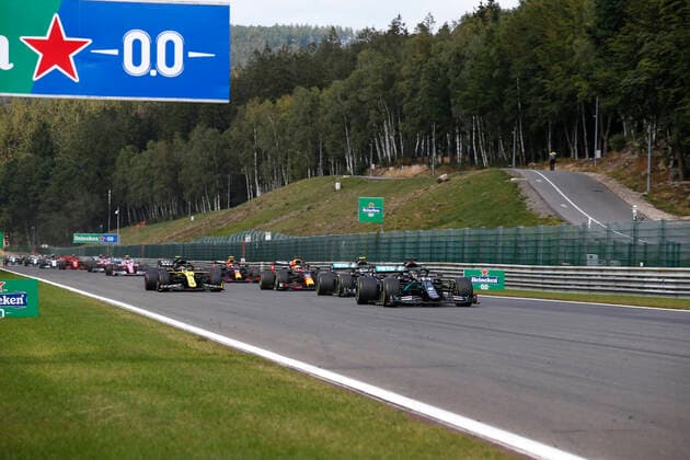 Motorsports: FIA Formula One World Championship, WM, Weltmeisterschaft 2020, Grand Prix of Belgium, 44 Lewis Hamilton (GBR, Mercedes-AMG Petronas Formula One Team), 77 Valtteri Bottas (FIN, Mercedes-AMG Petronas Formula One Team), 3 Daniel Ricciardo (AUS, Renault DP World F1 Team), 33 Max Verstappen (NLD, Aston Martin Red Bull Racing), Spa-Francorchamps Belgium
