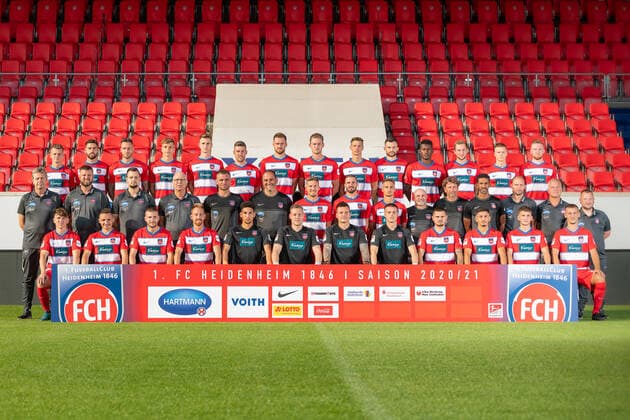 Obere Reihe von links nach rechts: Florian Pick, Stefan Schimmer, Patrick Schmidt, David Otto, Jan Schöppner, Christian Kühlwetter, Patrick Mainka, Oliver Steurer, Maximilian Thiel, Denis Thomalla, Merveille Biankadi, Jonas Föhrenbach, Dzenis Burnic, Tobias Mohr Mittlere Reihe von links nach rechts: Andreas Heintzen, Marc Weiss, Johannes Gessler, Dr. Mathias Frey, Dieter Jarosch, Frank Schmidt, Konstantin Kerschbaumer, Norman Theuerkauf, Marvin Rittmüller, Bernhard Raab, Bernd Weng, Said Lakhal, Alexander Raaf, Dr. Udo Tiefenbacher, Manuel Henck Untere Reihe von links nach rechts: Gianni Mollo, Andreas Geipl, Robert Leipertz, Marc Schnatterer, Kevin Ibrahim, Vitus Eicher, Kevin Müller, Diant Ramaj, Marnon Busch, Kevin Sessa, Julian Stark, Melvin Ramusovic, 1. FC Heidenheim 1846, 2. Bundesliga, Mannschaftsfoto und Portraettermin, Saison 2020 2021, 17.09.2020, DFB DFL regulations prohibit any use of photographs as image sequences and or quasi-video., 1. FC Heidenheim 1846, 2. Bundesliga, Mannschaftsfoto und Portraettermin, Saison 2020 2021, 17.09.2020 Heidenheim Copyright: xEibner-Pressefoto SaschaxWaltherx EP_swa