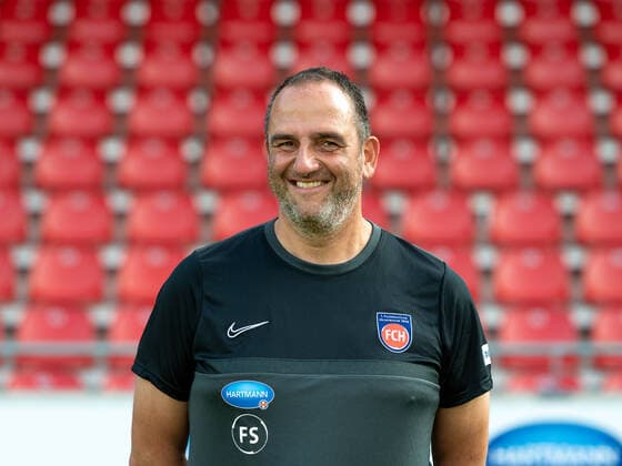 Frank Schmidt, Trainer (FC Heidenheim), 1. FC Heidenheim 1846, 2. Bundesliga, Portraettermin, Saison 2020 2021, 17.09.2020, DFB DFL regulations prohibit any use of photographs as image sequences and or quasi-video., 1. FC Heidenheim 1846, 2. Bundesliga, Portraettermin, Freisteller, Shooting, Saison 2020 2021, 17.09.2020 Heidenheim Copyright: xEibner-Pressefoto SaschaxWaltherx EP_swa
