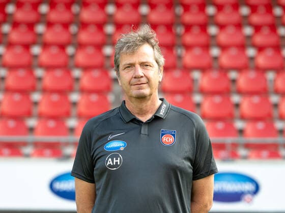 Andreas Heintzen, 1. FC Heidenheim 1846, 2. Bundesliga, Portraettermin, Saison 2020 2021, 17.09.2020, DFB DFL regulations prohibit any use of photographs as image sequences and or quasi-video., 1. FC Heidenheim 1846, 2. Bundesliga, Portraettermin, Freisteller, Shooting, Saison 2020 2021, 17.09.2020 Heidenheim Copyright: xEibner-Pressefoto SaschaxWaltherx EP_swa