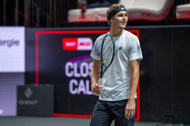 Im SIEGESJUBEL von Alexander ZVEREV (GER), Alexander ZVEREV (GER) vs. Felix AUGER-ALIASSIME (CAN), TENNIS, bett1hulks Indoor, FINALE, 18.10.2020, GER, TENNIS, ATP, Tennis Herren TOUR, bett1hulks Indoor, FINALE, Alexander ZVEREV (GER) vs. Felix AUGER-ALIASSIME (CAN), 18.10.2020 KOELN Copyright: xEibnerxPressefotox xBenjaminxSOELZERx EP_BSO