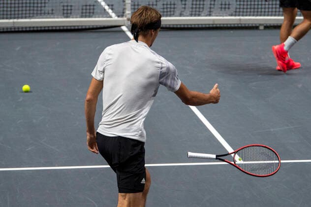 Im Alexander ZVEREV (GER), Dominic INGLOT (GBR) und Aisam-Ul-Haq QURESHI (PAK) vs. Alexander ZVEREV (GER) und Mischa ZVEREV (GER), TENNIS, bett1HULKS Championship, 20.10.2020, GER, TENNIS, ATP, Tennis Herren TOUR, bett1HULKS Championship, Dominic INGLOT (GBR) und Aisam-Ul-Haq QURESHI (PAK) vs. Alexander ZVEREV (GER) und Mischa ZVEREV (GER), 20.10.2020 KOELN Copyright: xEibnerxPressefotox xBenjaminxSOELZERx EP_BSO