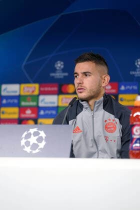 Fußball Champions League Gruppenphase 1. Spieltag Pressekonferenz FC Bayern München am 20.10.2020 auf dem Trainingsgelände an der Säbener Straße in München Lucas Hernandez ( München ) DFB regulations prohibit any use of photographs as image sequences and or quasi-video. Foto: Poolfoto Marco Donato FC Bayern München via REVIERFOTO Pressekonferenz FC Bayern München