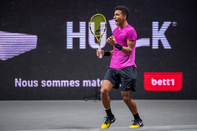 Im Mit Emotionen überhäufter Siegesjubel von Felix AUGER-ALIASSIME (CAN) nach dem bis jetzt spannendsten Spiel seit dem ersten Spiel hier in KOELN, Egor GERASIMOV (BLR) vs. Felix AUGER-ALIASSIME (CAN), TENNIS, bett1HULKS Championship, 21.10.2020, GER, TENNIS, ATP, Tennis Herren TOUR, bett1HULKS Championship, Egor GERASIMOV (BLR) vs. Felix AUGER-ALIASSIME (CAN), 21.10.2020 KOELN Copyright: xEibnerxPressefotox xBenjaminxSOELZERx EP_BSO