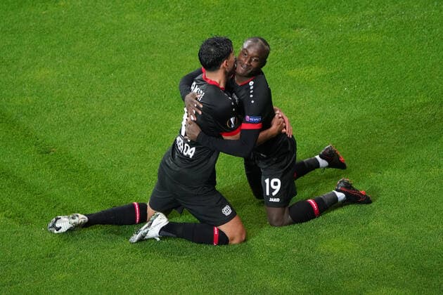 Sport Bilder des Tages Fussball , Europa League, Saison 2020 2021, Corona Zeit, Covid-19, Bayer 04 Leverkusen vs OGC Nizza , Gruppenphase, Gruppe C, 22.10.2020, Bayarena Leverkusen , Nadiem Amiri, Moussa Diaby beide , Bayer 04 Leverkusen,Torjubeln ,