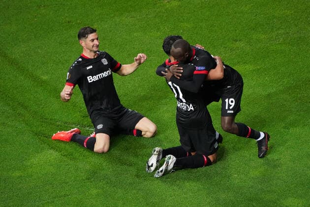 Fussball , Europa League, Saison 2020 2021, Corona Zeit, Covid-19, Bayer 04 Leverkusen vs OGC Nizza , Gruppenphase, Gruppe C, 22.10.2020, Bayarena Leverkusen , Lucas Alario, Nadiem Amiri, Moussa Diaby, allaBayer 04 Leverkusen ,