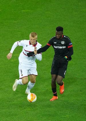 Fussball , Europa League, Saison 2020 2021, Corona Zeit, Covid-19, Bayer 04 Leverkusen vs OGC Nizza , Gruppenphase, Gruppe C, 22.10.2020, Bayarena Leverkusen , kasper Dolberg, OGC Zizza, Edmond Tapsoba, Bayer 04 Leverkusen ,