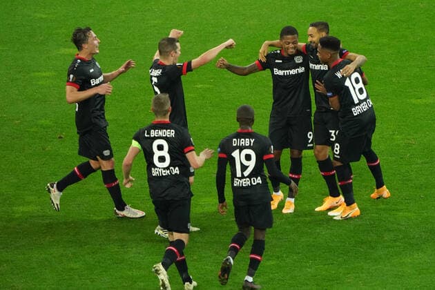 Fussball , Europa League, Saison 2020 2021, Corona Zeit, Covid-19, Bayer 04 Leverkusen vs OGC Nizza , Gruppenphase, Gruppe C, 22.10.2020, Bayarena Leverkusen , Leverkusener jubeln ,