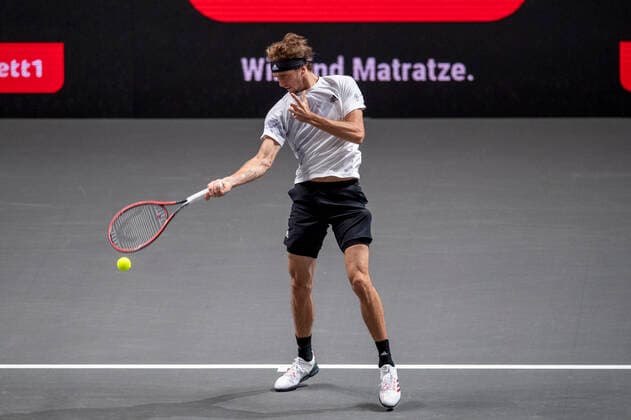 Im Alexander ZVEREV (GER) , Alexander ZVEREV (GER) vs. Adrian MANNARINO (FRA), TENNIS, bett1HULKS Championship, 23.10.2020, GER, TENNIS, ATP, Tennis Herren TOUR, bett1HULKS Championship, Alexander ZVEREV (GER) vs. Adrian MANNARINO (FRA), 23.10.2020 KOELN Copyright: xEibnerxPressefotox xBenjaminxSOELZERx EP_BSO