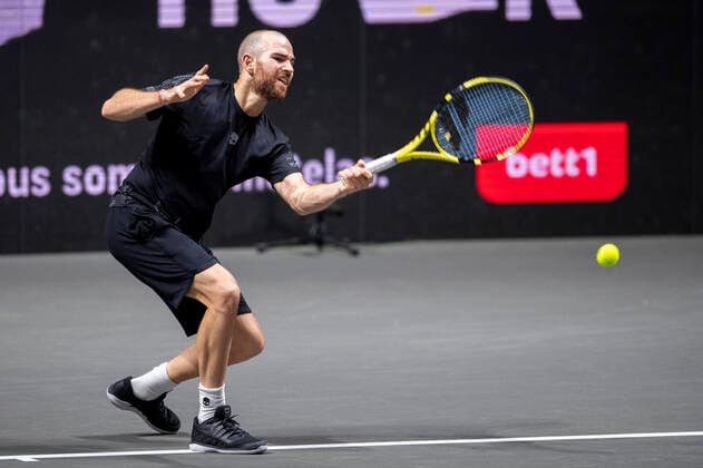 Im Adrian MANNARINO (FRA) , Alexander ZVEREV (GER) vs. Adrian MANNARINO (FRA), TENNIS, bett1HULKS Championship, 23.10.2020, GER, TENNIS, ATP, Tennis Herren TOUR, bett1HULKS Championship, Alexander ZVEREV (GER) vs. Adrian MANNARINO (FRA), 23.10.2020 KOELN Copyright: xEibnerxPressefotox xBenjaminxSOELZERx EP_BSO