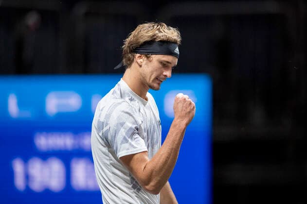Im Siegesjubel von Alexander ZVEREV (GER) nach einem atemberaubenden Schlagabtausch, Alexander ZVEREV (GER) vs. Adrian MANNARINO (FRA), TENNIS, bett1HULKS Championship, 23.10.2020, GER, TENNIS, ATP, Tennis Herren TOUR, bett1HULKS Championship, Alexander ZVEREV (GER) vs. Adrian MANNARINO (FRA), 23.10.2020 KOELN Copyright: xEibnerxPressefotox xBenjaminxSOELZERx EP_BSO