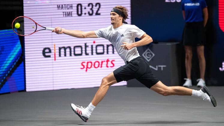 Im Alexander ZVEREV (GER), Alexander ZVEREV (GER) vs. Jannik SINNER (ITA), TENNIS, bett1hulks Indoor, 24.10.2020, GER, TENNIS, ATP, Tennis Herren TOUR, bett1hulks Championship, Alexander ZVEREV (GER) vs. Jannik SINNER (ITA), 24.10.2020 KOELN Copyright: xEibnerxPressefotox xBenjaminxSOELZERx EP_BSO