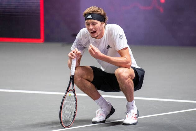 Im Alexander ZVEREV (GER) regt sich drastisch ueber die Linienentscheidung auf, Alexander ZVEREV (GER) vs. Jannik SINNER (ITA), TENNIS, bett1hulks Indoor, 24.10.2020, GER, TENNIS, ATP, Tennis Herren TOUR, bett1hulks Championship, Alexander ZVEREV (GER) vs. Jannik SINNER (ITA), 24.10.2020 KOELN Copyright: xEibnerxPressefotox xBenjaminxSOELZERx EP_BSO
